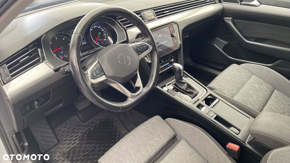 Volkswagen Passat - 10
