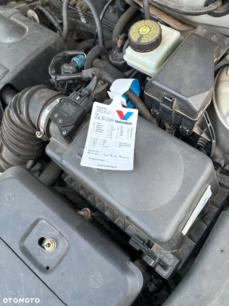 Toyota Avensis - 10
