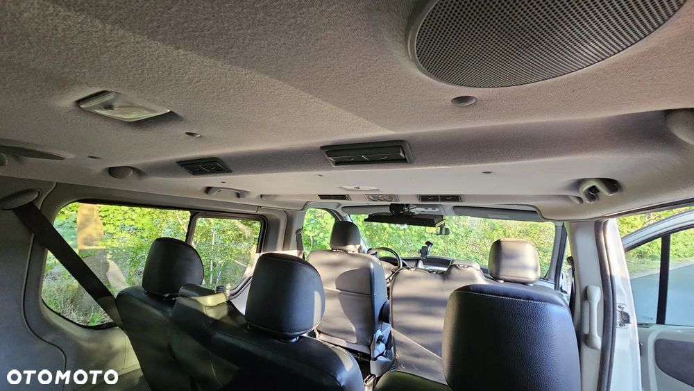 Renault Trafic Grand Passenger Black Edition - 11