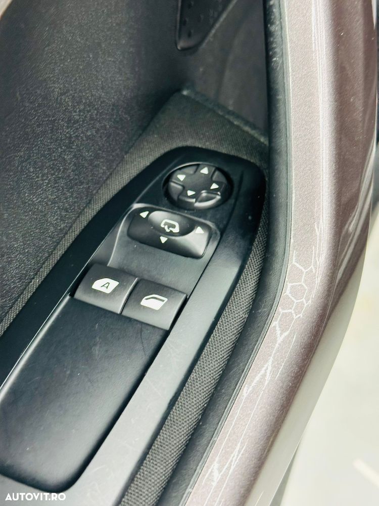 Peugeot 2008 PureTech 82 Style - 20