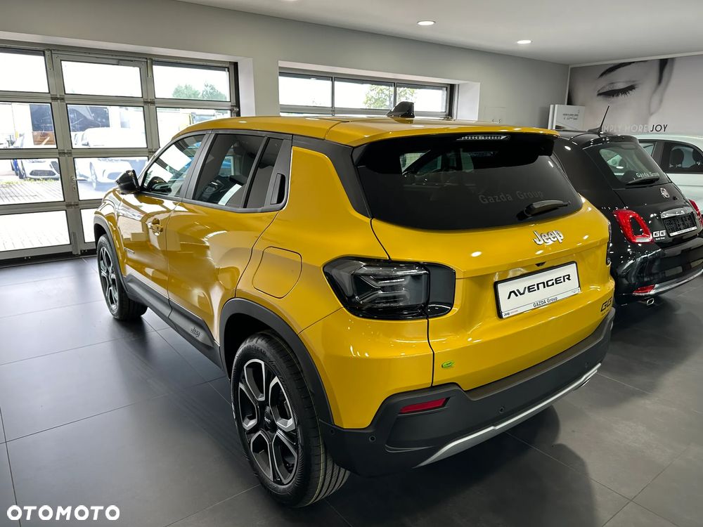 Jeep Avenger 1.2 T3 mHEV Summit FWD eDCT6 - 9