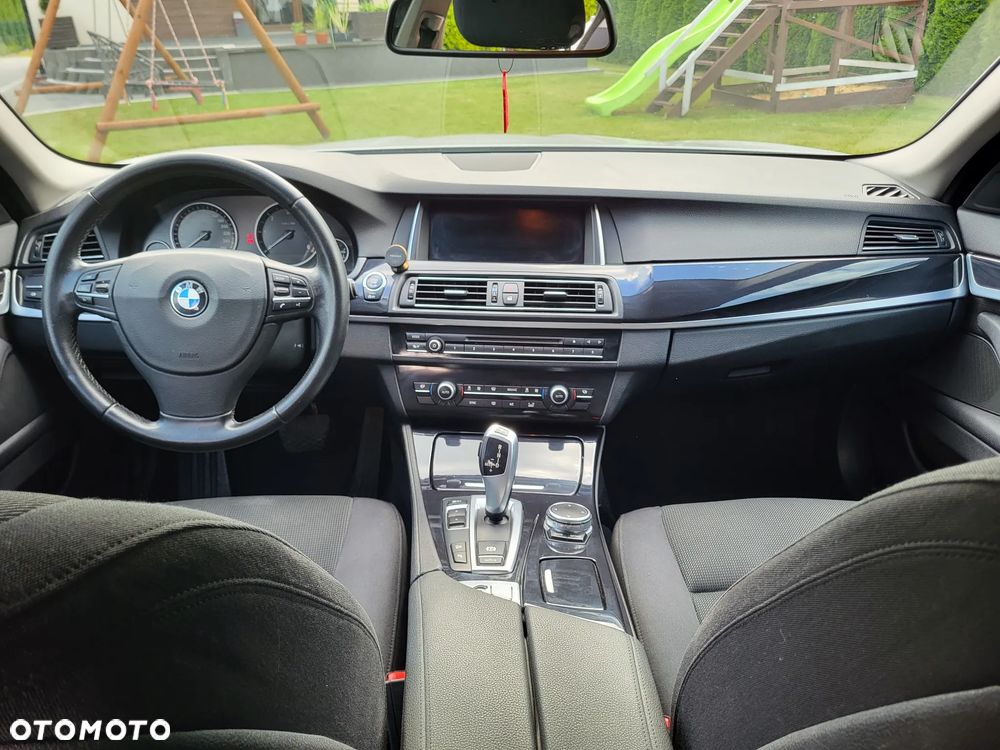 BMW Seria 5 525d xDrive Modern Line - 7