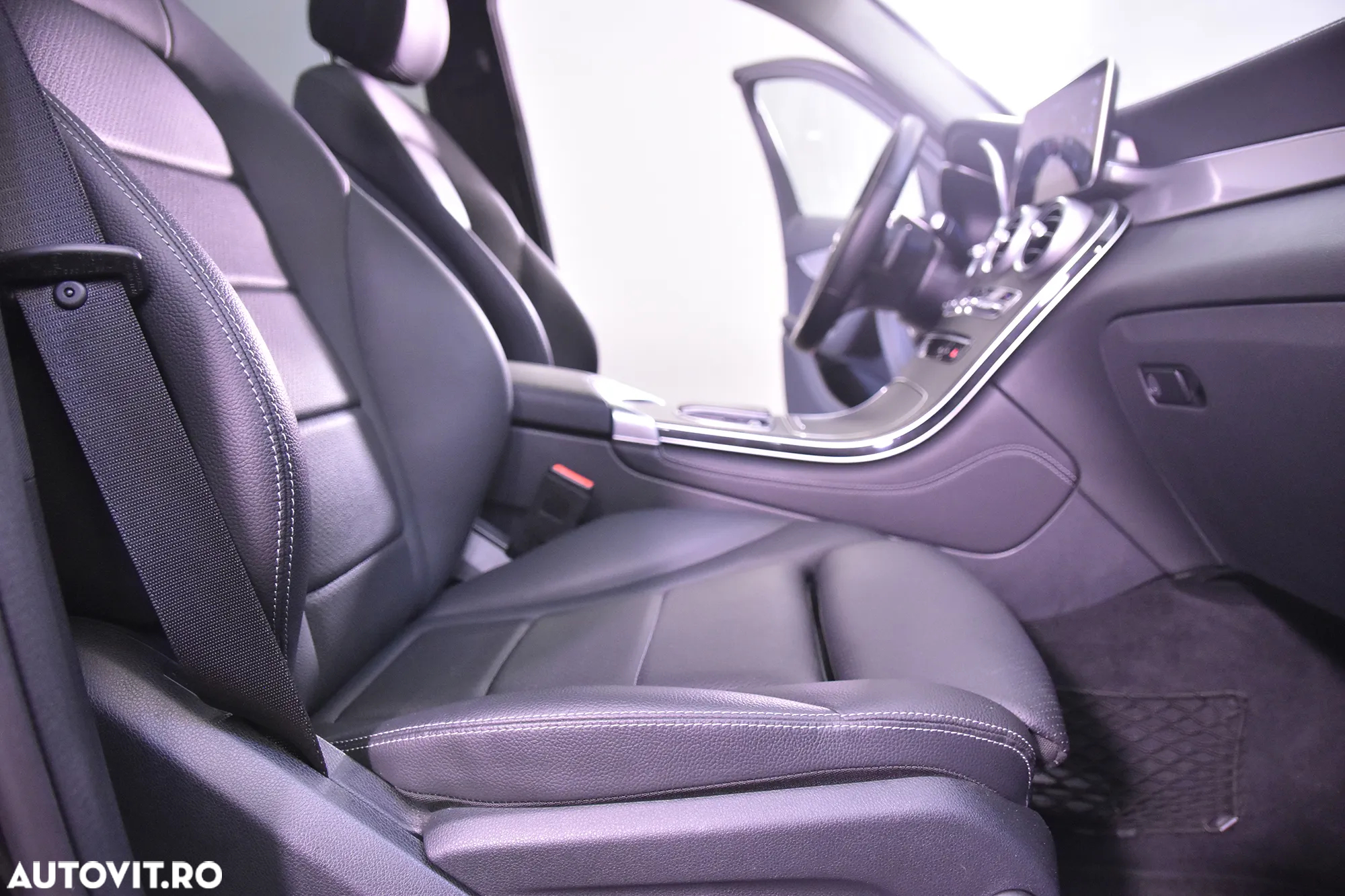 Mercedes-Benz GLC 300 e 4MATIC - 11