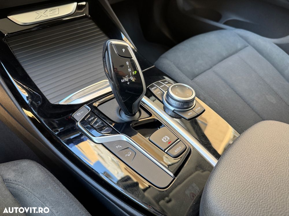 BMW X3 xDrive20i AT Advantage - 11
