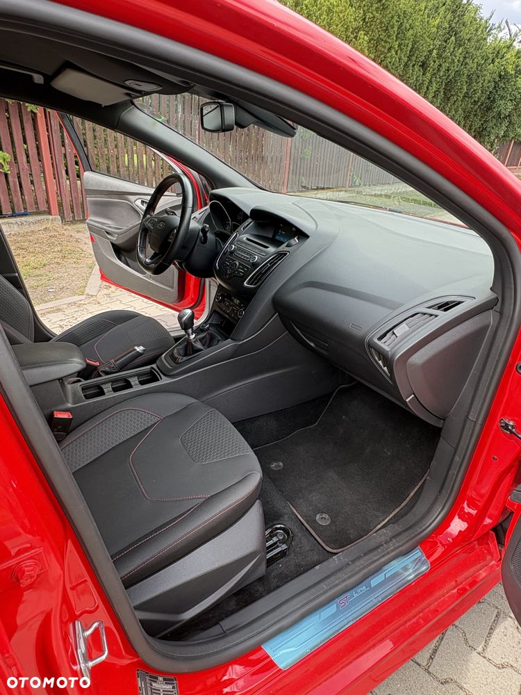 Ford Focus 1.5 EcoBoost ST-Line - 9