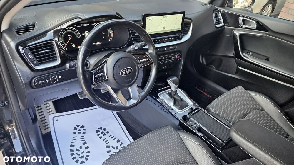 Kia Ceed 1.6 CRDi mHEV Business Line DCT - 14