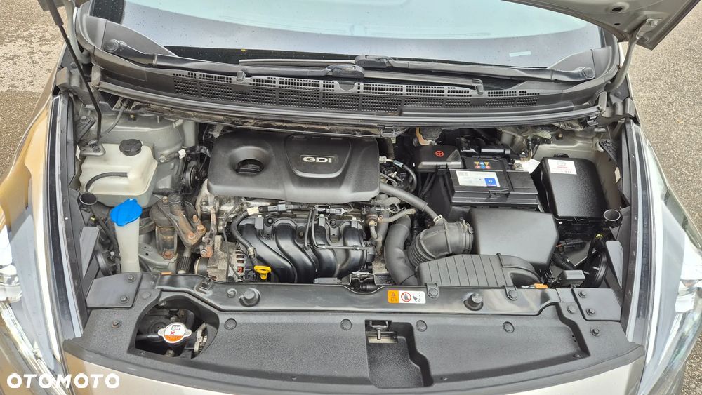 Kia Carens 1.6 GDI Dream Team Edition - 27