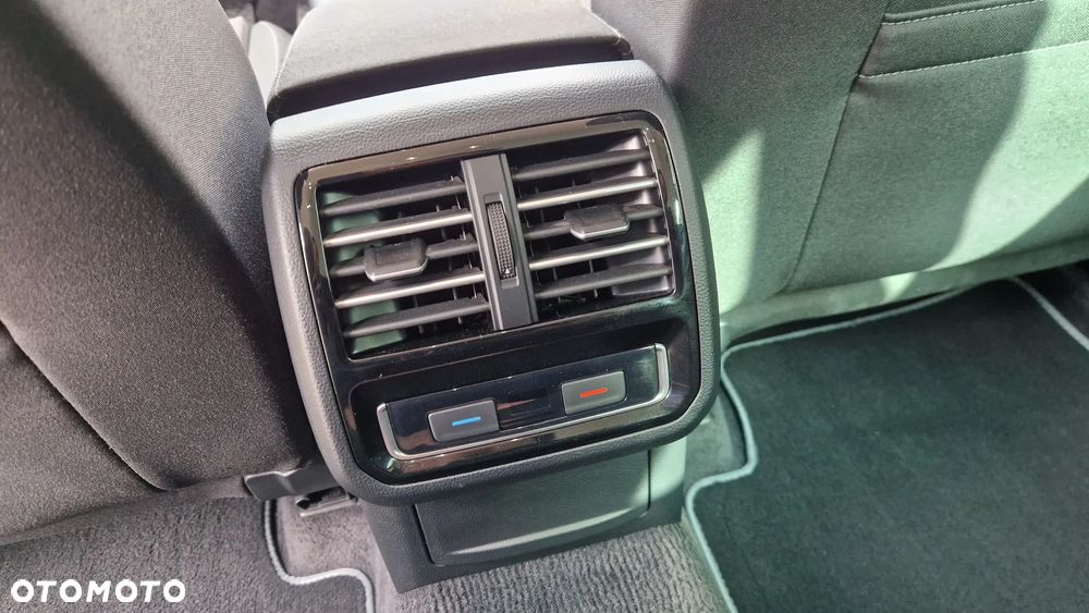 Volkswagen Passat - 22