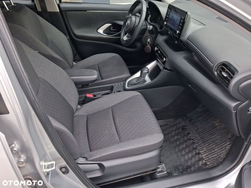 Toyota Yaris - 10