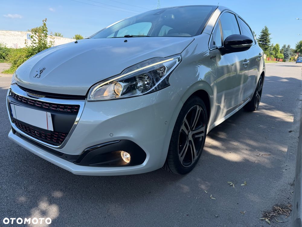 Peugeot 208 - 1