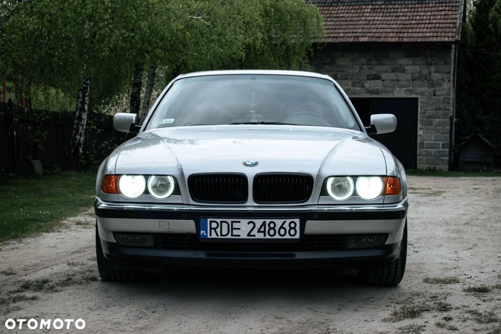 BMW Seria 7 - 8