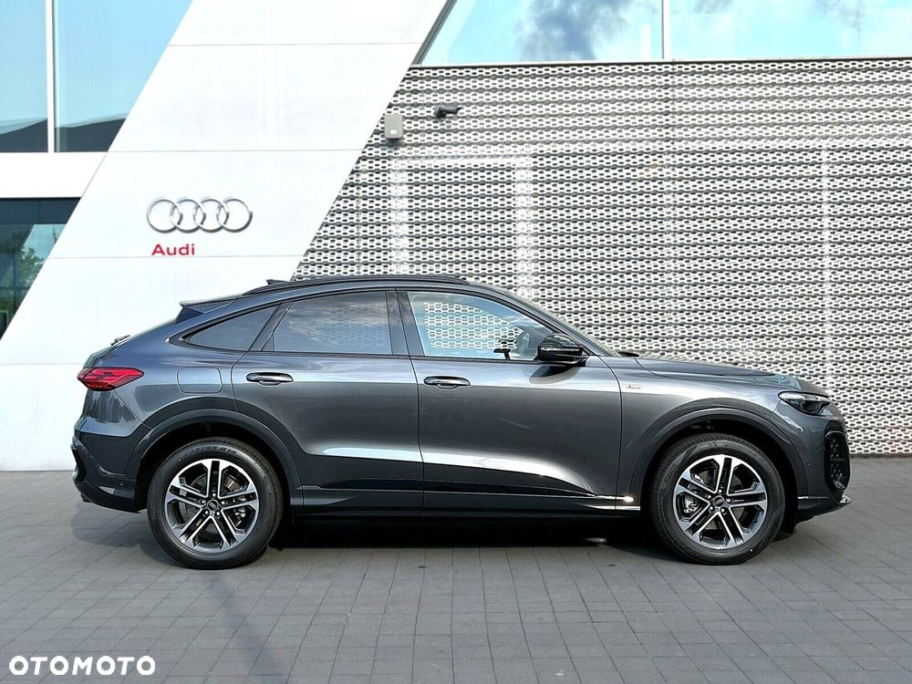 Audi Q5 Sportback - 11