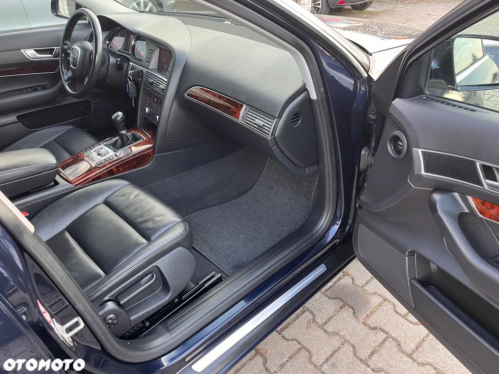 Audi A6 Avant 2.4 - 6