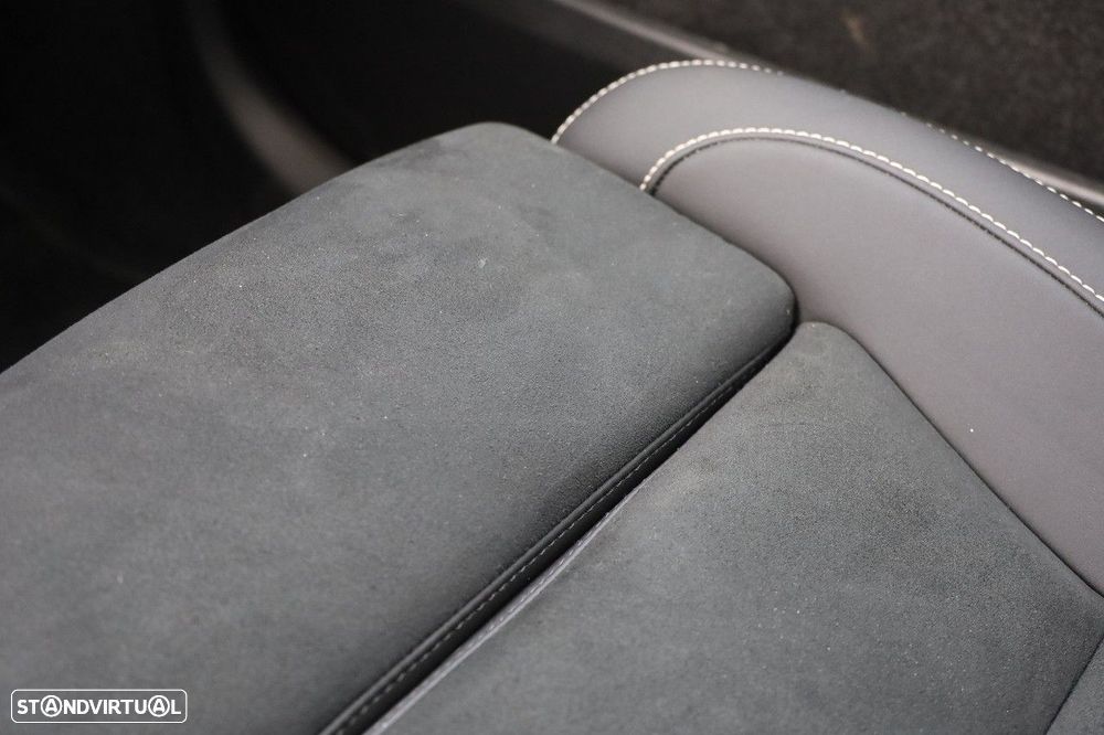 Volvo XC 40 1.5 T2 Plus Dark Auto - 9