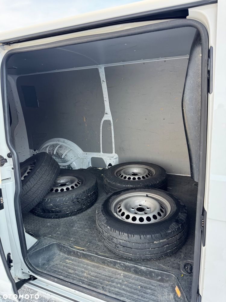 Volkswagen T6 Transporter Long - 24