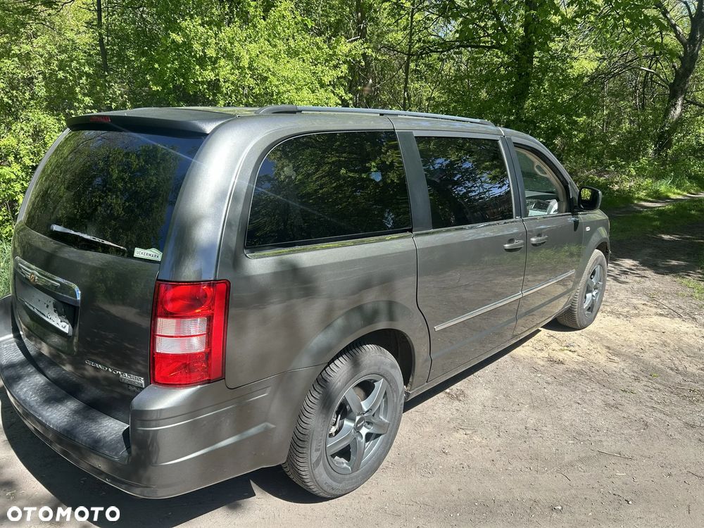 Chrysler Grand Voyager ver-2-8-crd-touring - 2