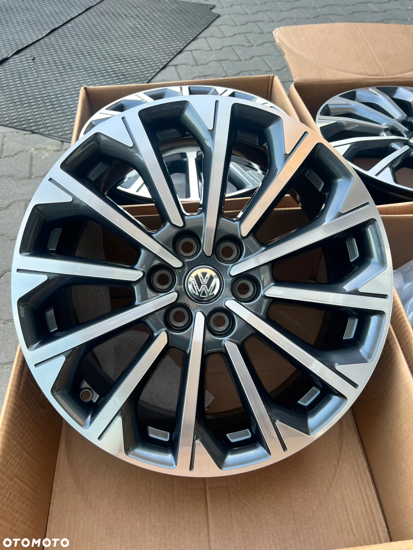 Nowe Felgi Vw Amarok Crafter 6x120 - 2