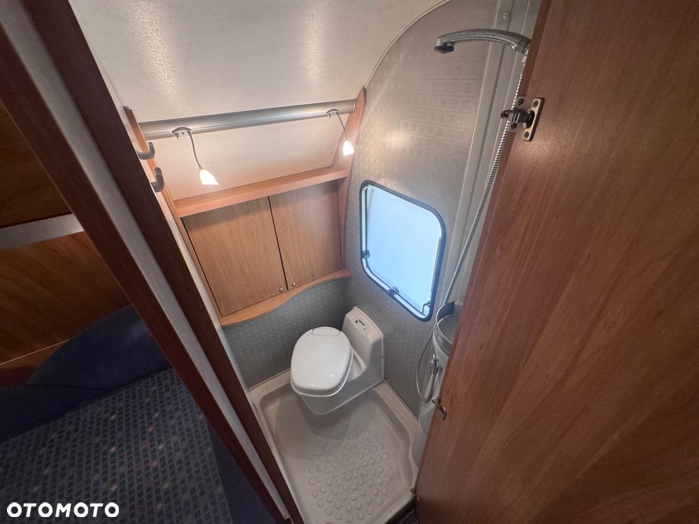 Burstner Przyczepa kempingowa Burstner 460 z przedsionkiem - 15