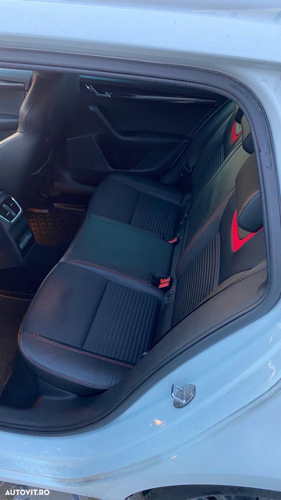 Skoda Octavia 2.0 TDI DSG RS - 16