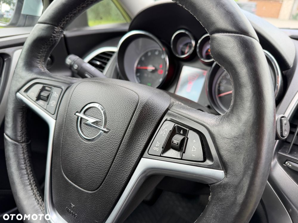 Opel Astra 1.4 T Essentia - 17