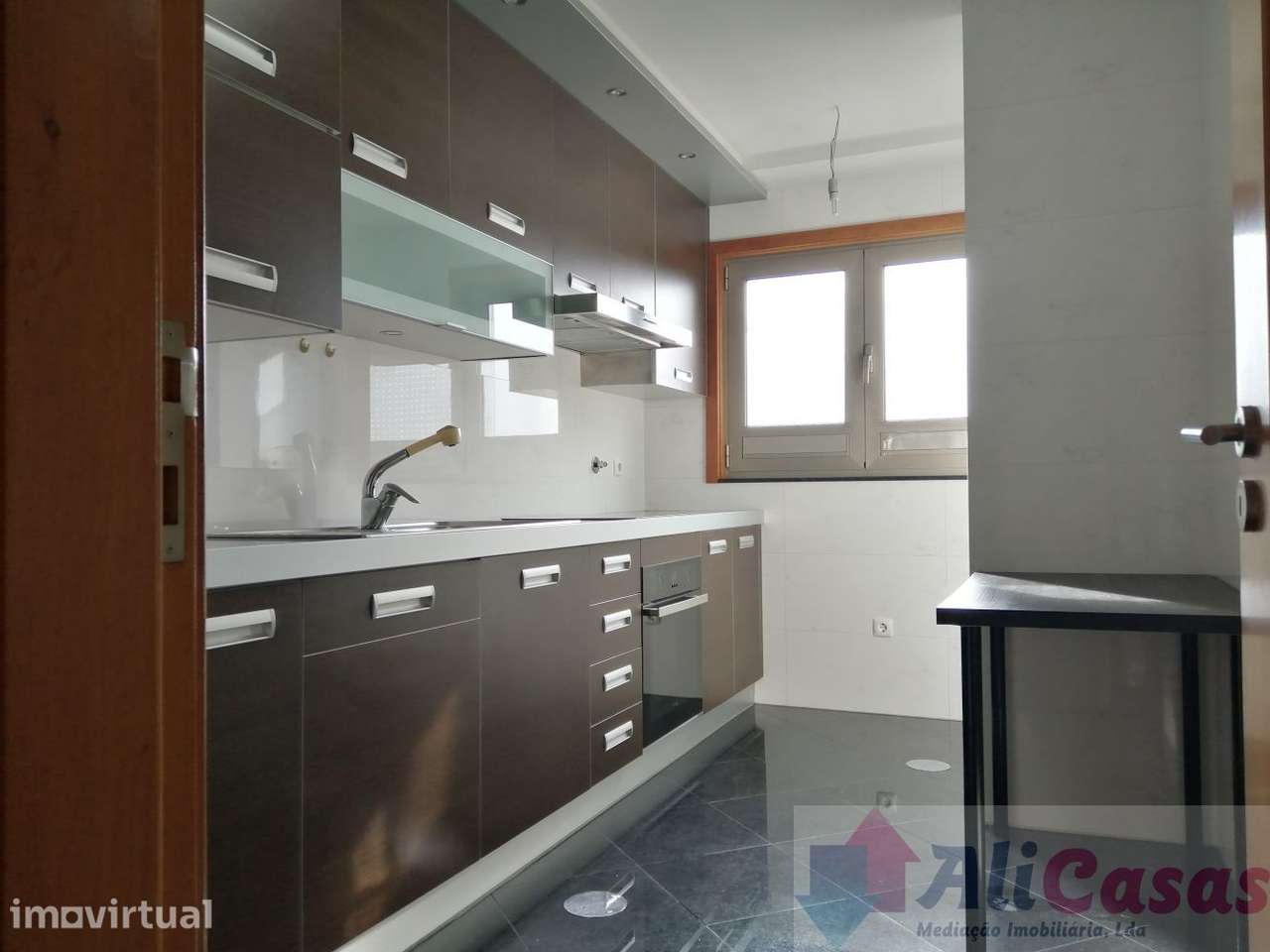 Excelente T3 C/Suite- Garagem e arrumos - Grande imagem: 4/30