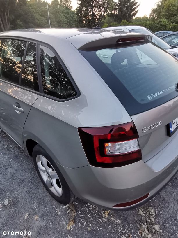 Skoda RAPID 1.0 TSI Active - 11