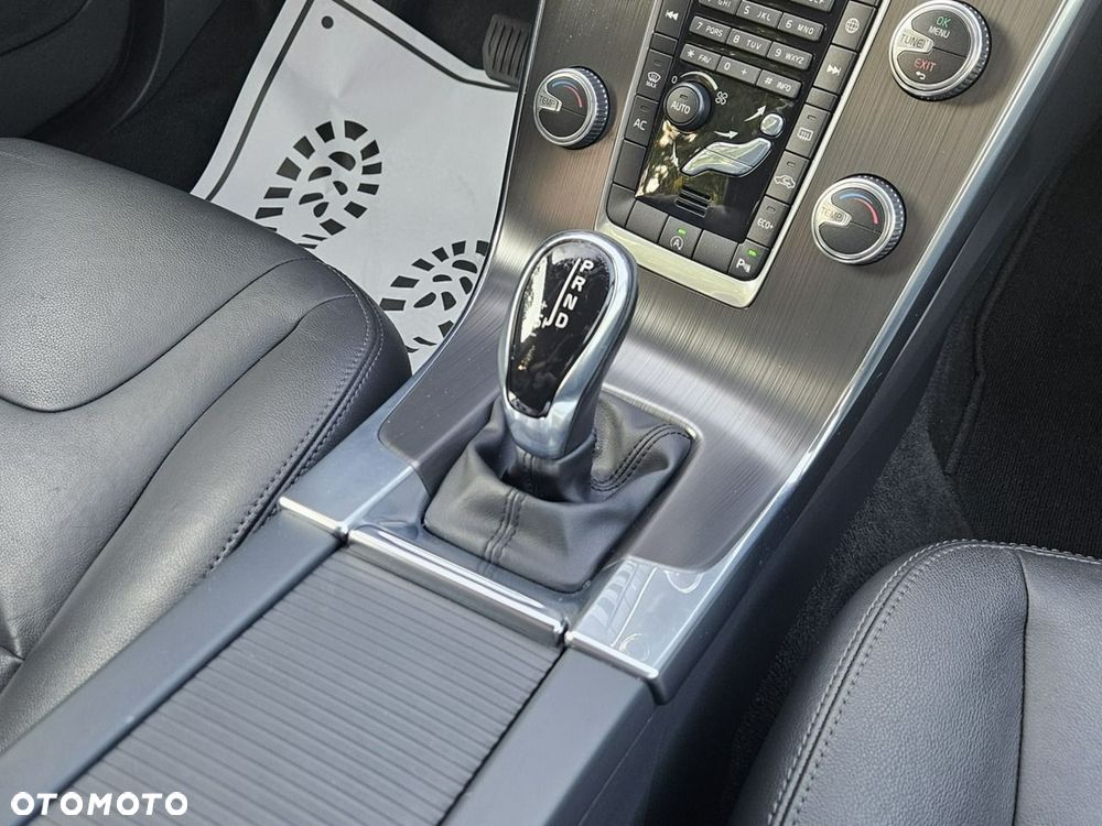 Volvo V60 D2 Geartronic Summum - 16