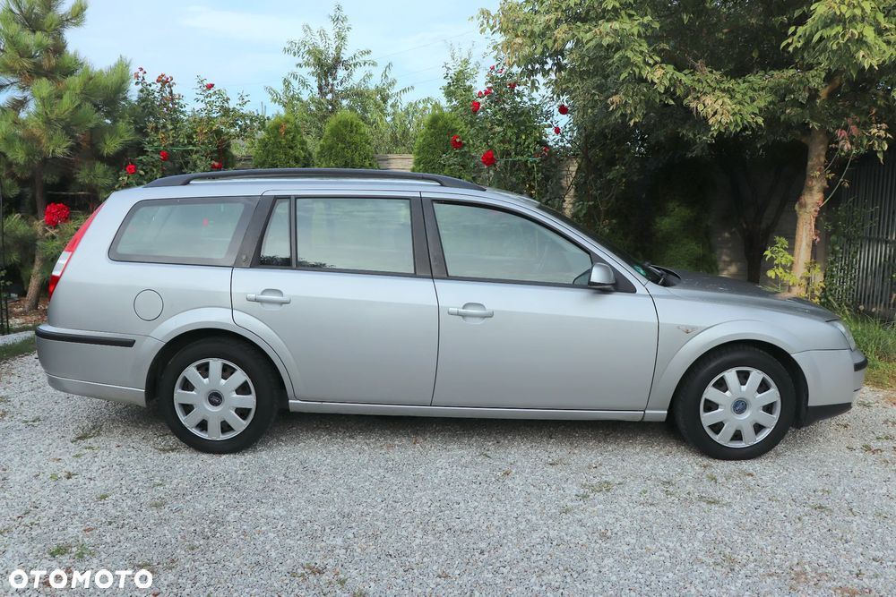 Ford Mondeo 2.0 TDCI DPF Ghia - 6