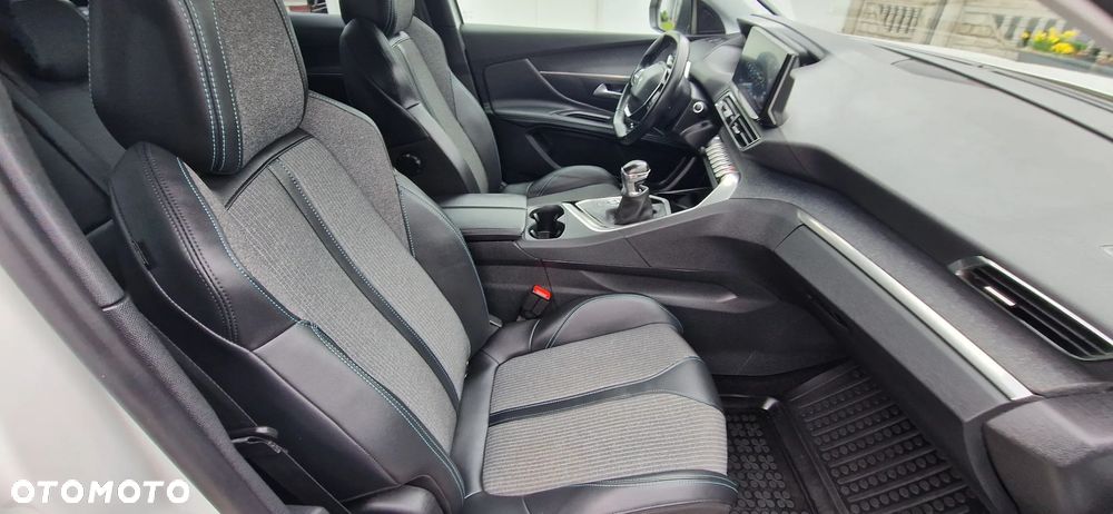 Peugeot 3008 - 22