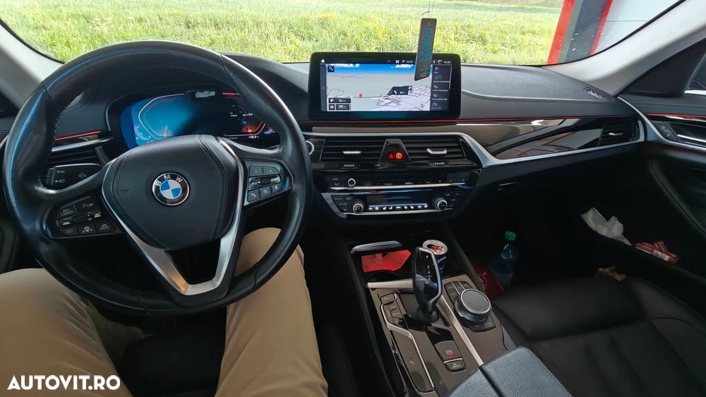 BMW Seria 5 530i AT MHEV - 24