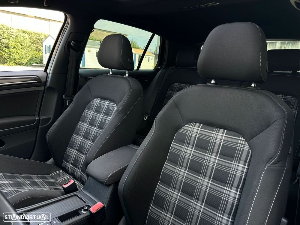 VW Golf GTD BlueMotion - 8