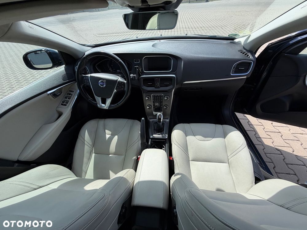 Volvo V40 D2 - 7