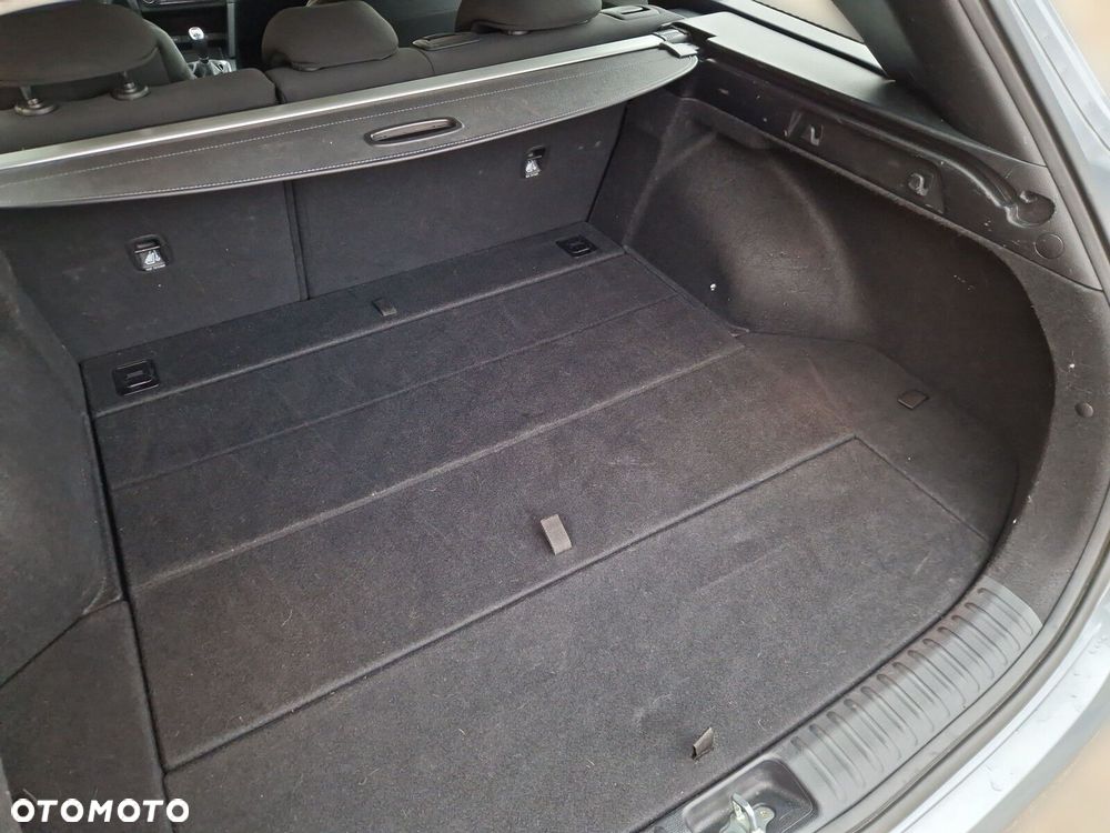 Kia Ceed - 11