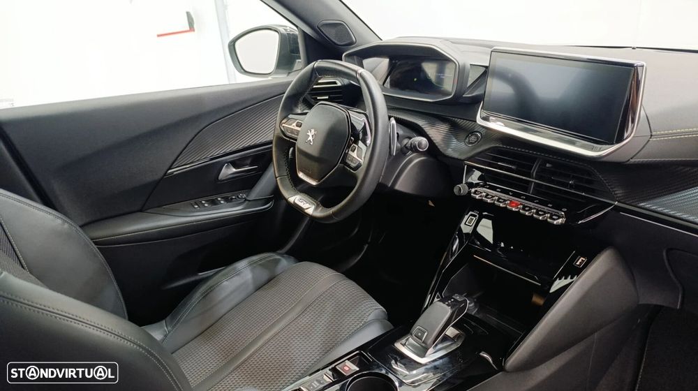 Peugeot 2008 1.2 PureTech GT Line EAT8 - 16