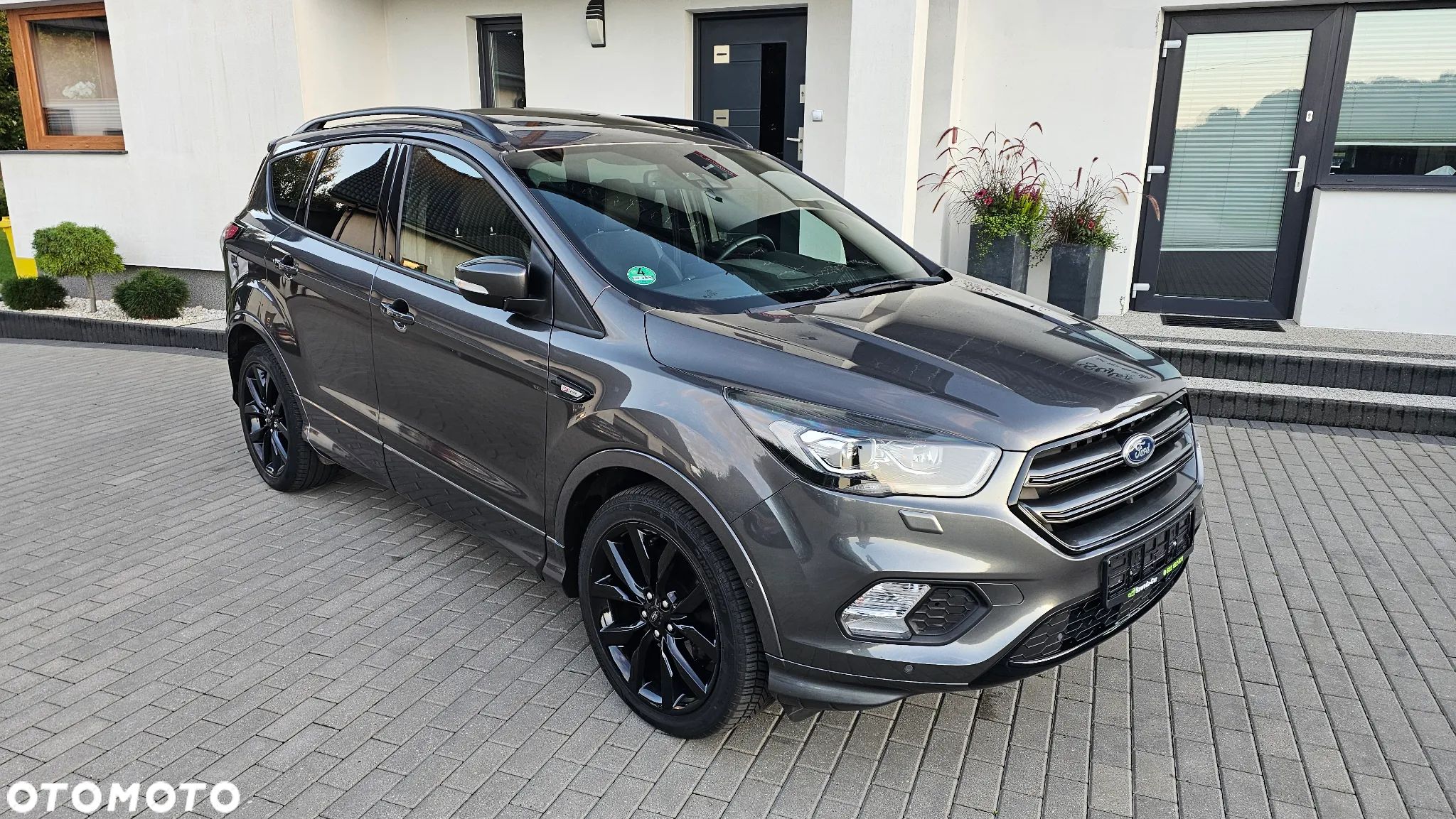 Ford Kuga 1.5 EcoBoost 2x4 ST-Line - 1