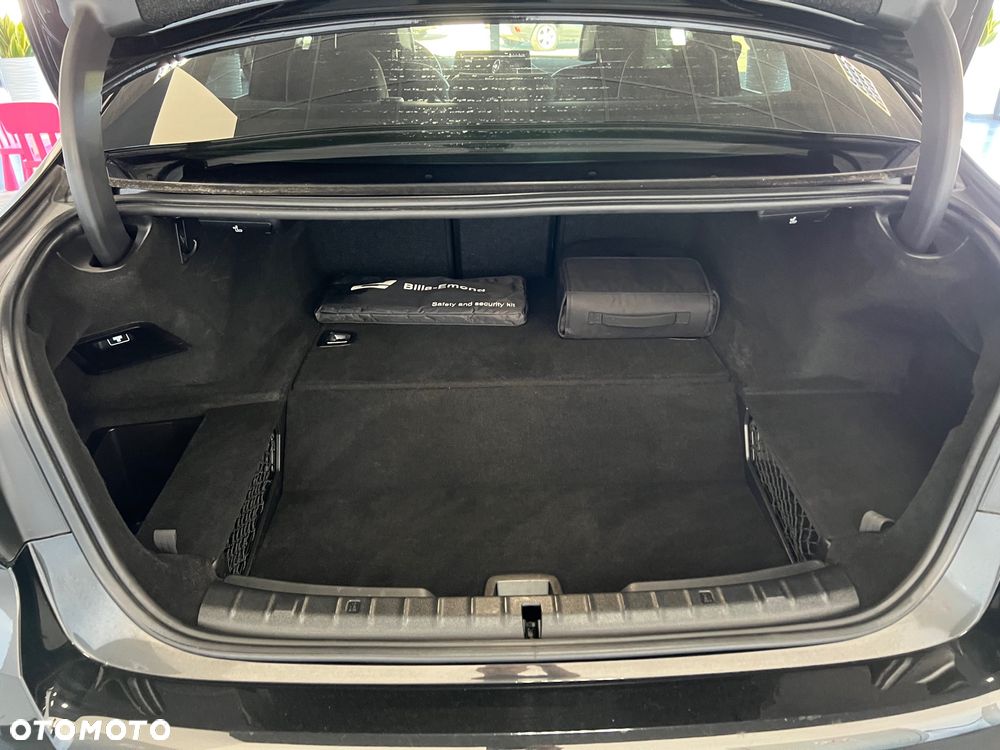 BMW Seria 5 520e M Sport sport - 34