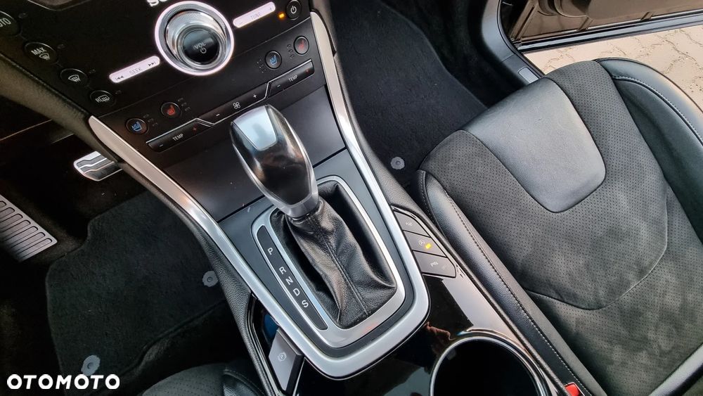 Ford Edge 2.0 TDCi Twin-Turbo 4WD ST-Line - 12