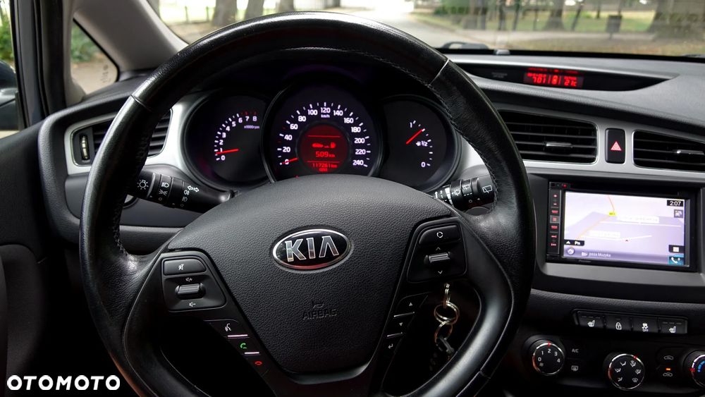 Kia Ceed 1.4 CVVT Dream Team Edition - 17