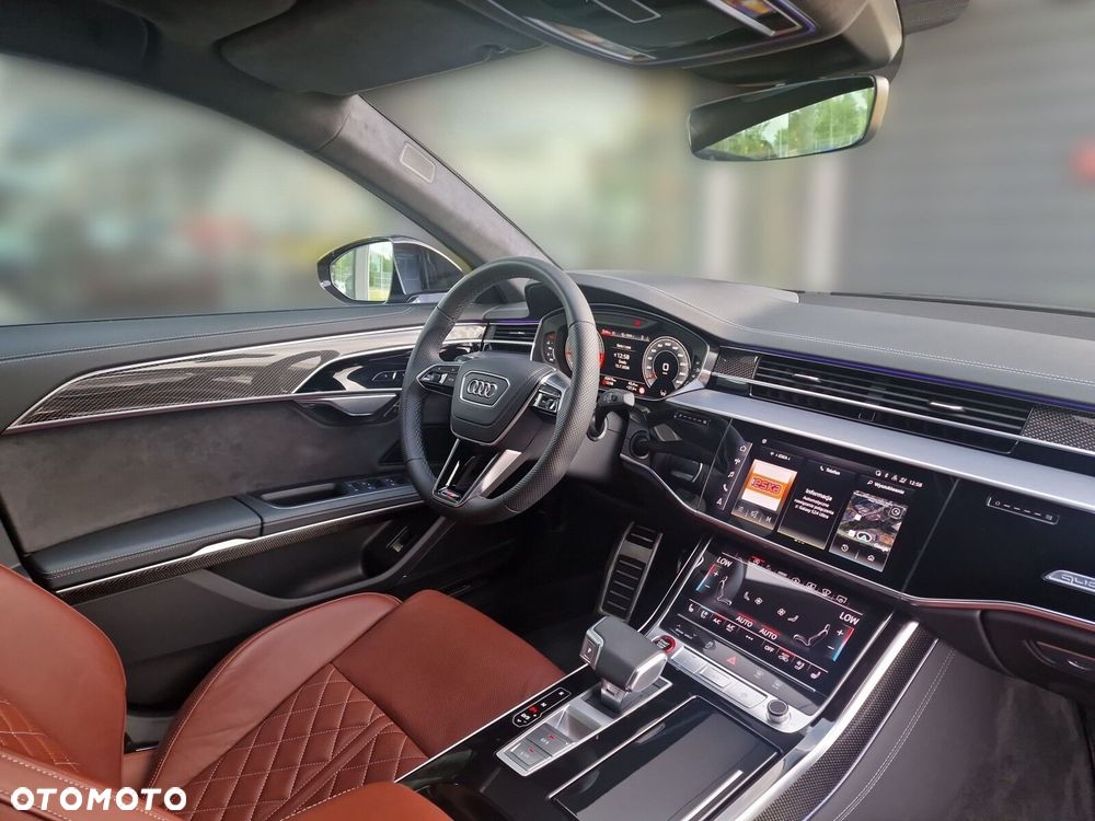 Audi S8 - 10