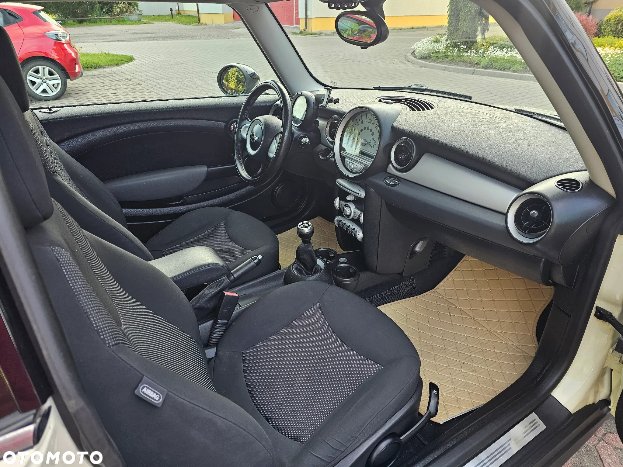 MINI ONE Standard - 12