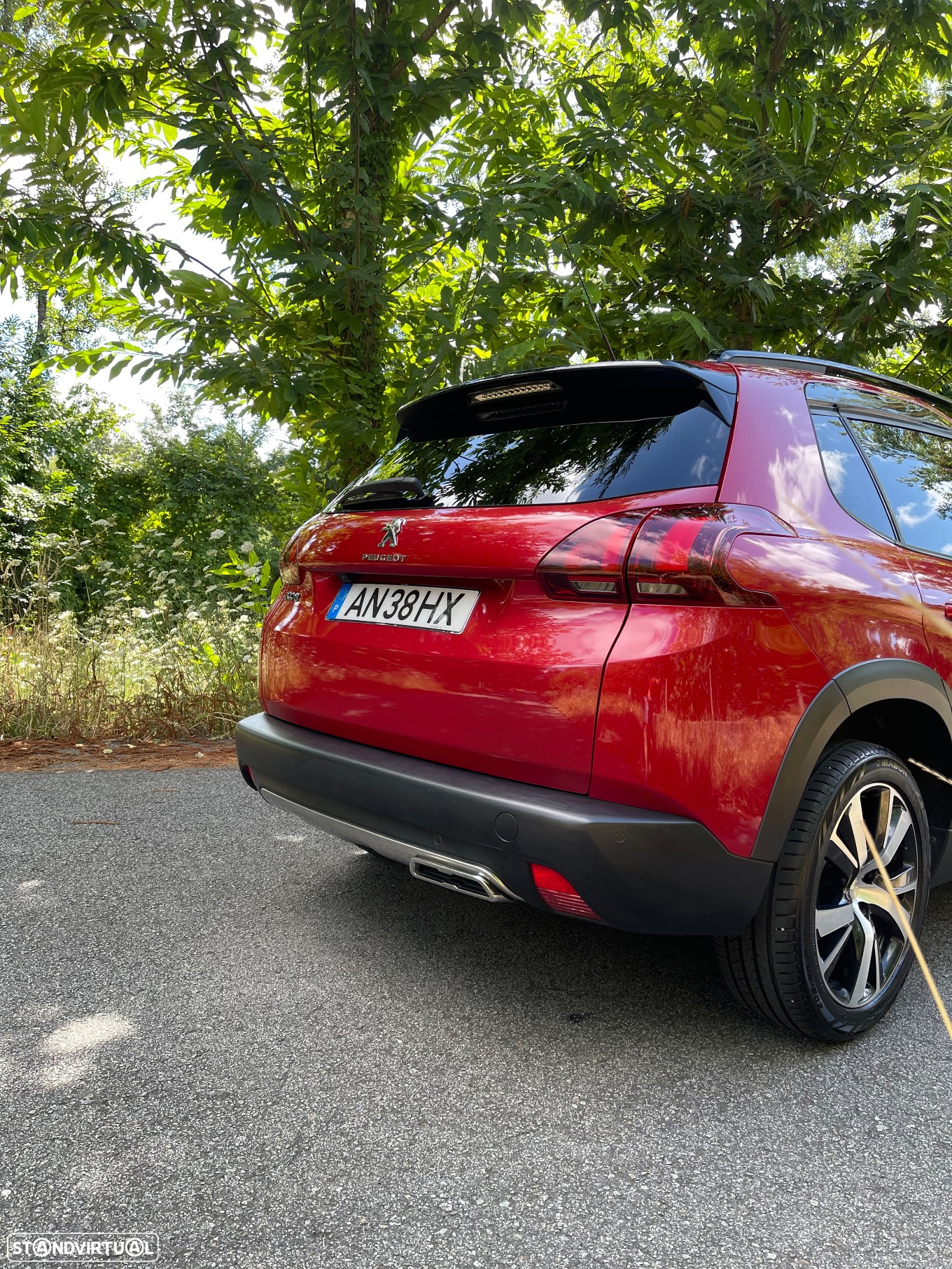 Peugeot 2008 1.6 BlueHDi GT Line - 4