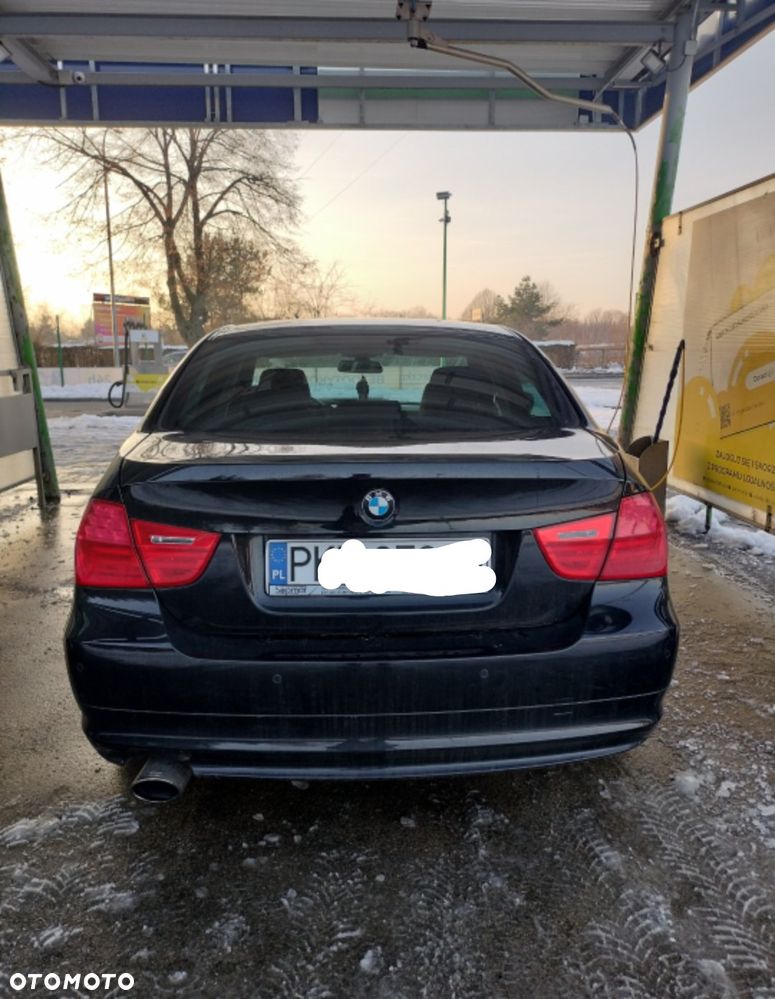 BMW Seria 3 318i - 4