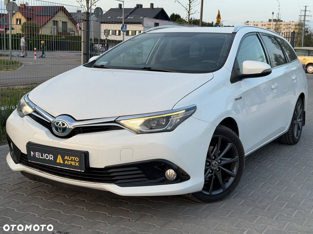 Toyota Auris 1.8 HSD Luna - 1