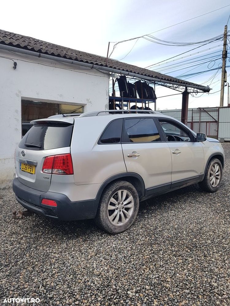 Dezmembrari dezmembrez  Kia Sorento II 2.2 D 2009-2015 - 5