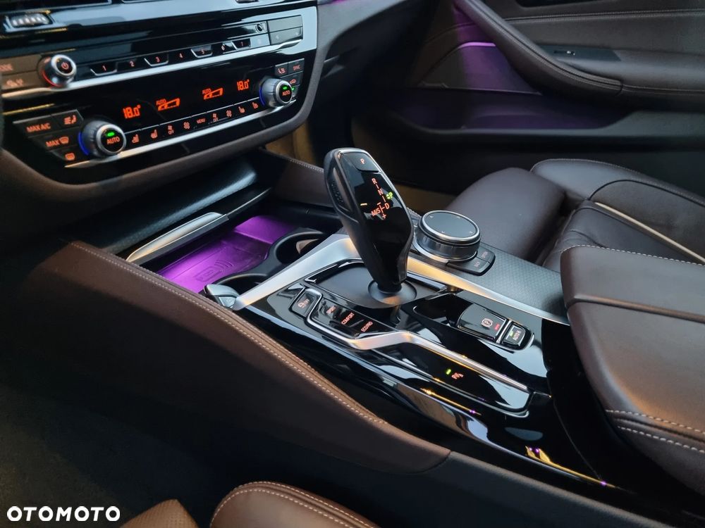 BMW Seria 5 530i xDrive mHEV M Sport sport - 17