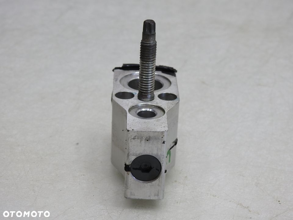 ZAWÓR ROZPRĘŻNY KLIMATYZACJI UPLANDER 3.9 V6 - 4