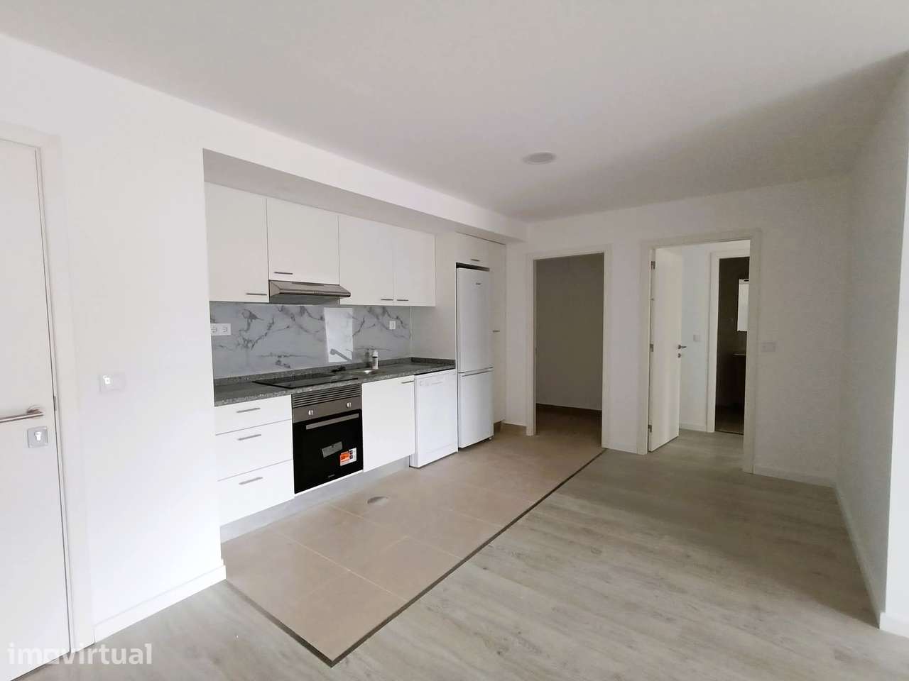 Apartamento T2 localizado na freguesia de Aradas. - Grande imagem: 3/18