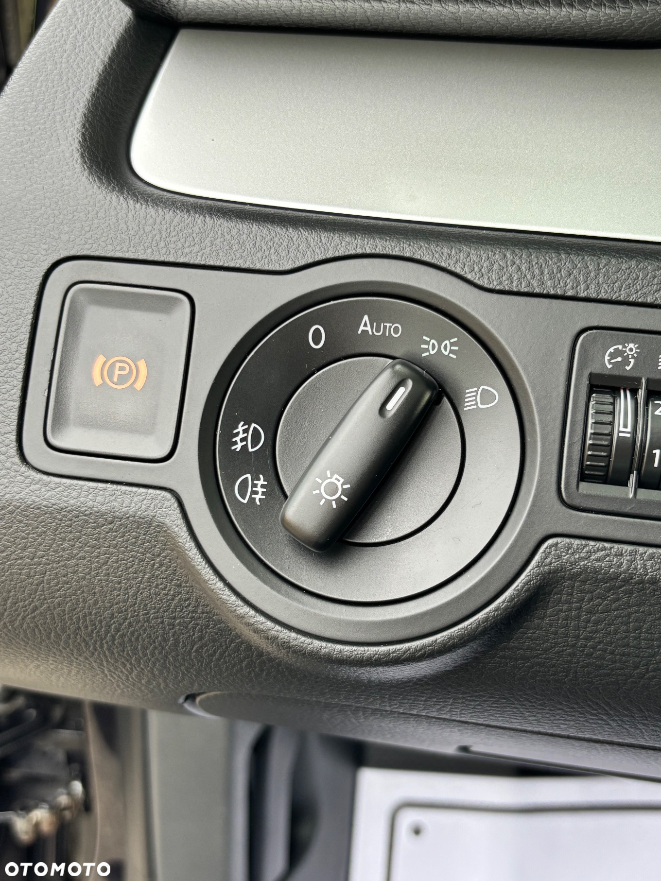 Volkswagen Passat 2.0 TDI DPF Highline - 15