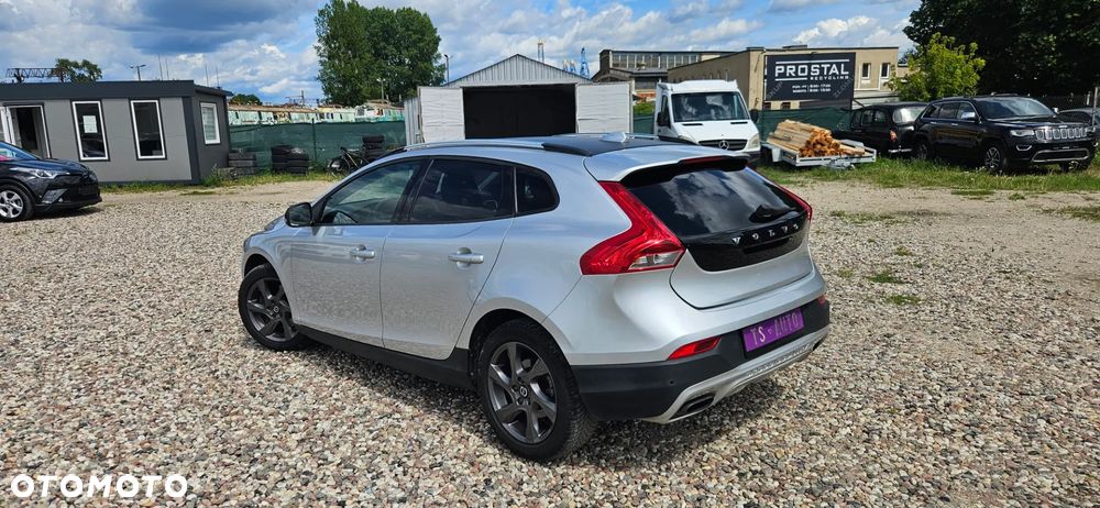 Volvo V40 Cross Country - 4