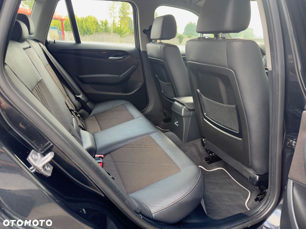 BMW X1 sDrive18d xLine - 34